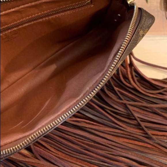 Louis Vuitton boho fringe w 52” leather crossbody strap - Picture 6 of 7